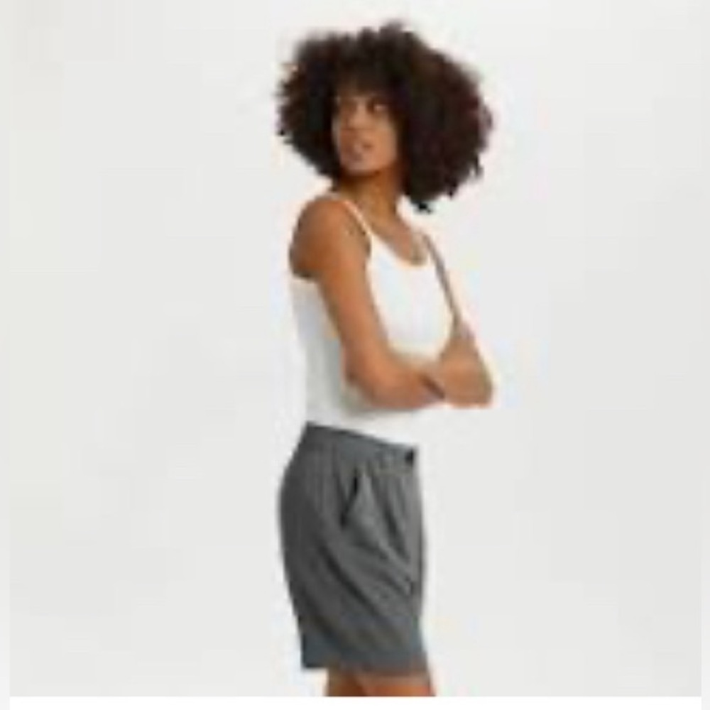 LOUNGE NINE Sz 36 100% Tencel Ditta Shorts in Sedona Sage Green NEW WITH TAGS